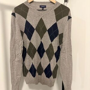 Croft & Barrow Men's V-Neck Sweater - Gray and Olive Argyle
